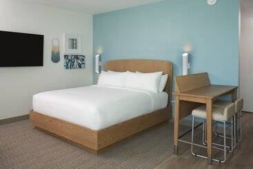 هتل Element Melbourne Oceanfront