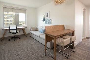 هتل Element Melbourne Oceanfront