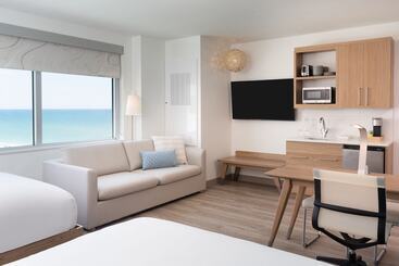 هتل Element Melbourne Oceanfront