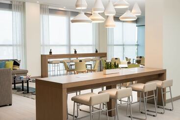 هتل Element Melbourne Oceanfront
