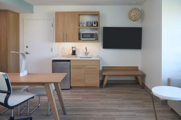 هتل Element Melbourne Oceanfront