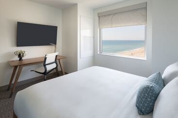 هتل Element Melbourne Oceanfront