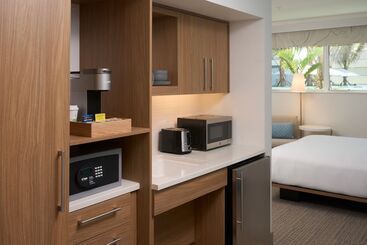 هتل Element Melbourne Oceanfront