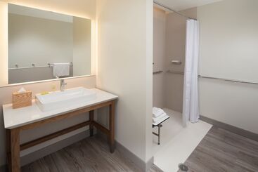 هتل Element Melbourne Oceanfront