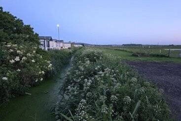 هتل Stunning Brand New 2024 Sunset Lodge, Whitstable