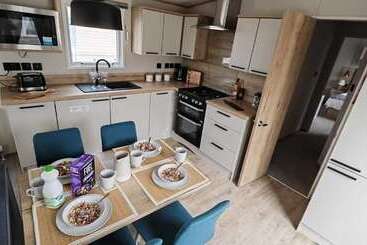 هتل Stunning Brand New 2024 Sunset Lodge, Whitstable