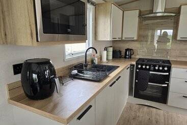 هتل Stunning Brand New 2024 Sunset Lodge, Whitstable