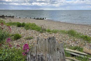هتل Stunning Brand New 2024 Sunset Lodge, Whitstable