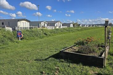 هتل Stunning Brand New 2024 Sunset Lodge, Whitstable