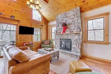Jeffersonville Home W/ Deck Near Hiking & Climbing
