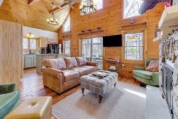 Jeffersonville Home W/ Deck Near Hiking & Climbing