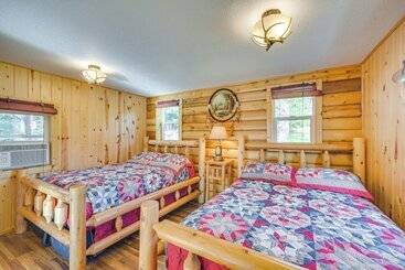 קוטג'' Lakefront Cabin W/ Dock, Fire Pits In Danbury!