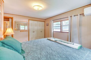 Lakefront Cabin In Jay W/ Deck, Views & Boat Ramp!
