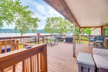 Lakefront Cabin In Jay W/ Deck, Views & Boat Ramp!