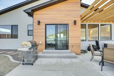 Luxe Living: Grand Junction Home W/ Hot Tub, Views