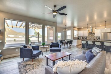 Luxe Living: Grand Junction Home W/ Hot Tub, Views