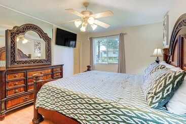 Mesa Home W/ Community Pools: Pets Welcome!