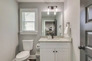 Modern Decatur Gem W/ Deck, 10 Mi To Atlanta