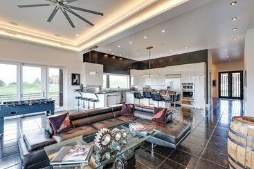 Motorcycle Themed Home In Spearfish W/ Hot Tub!