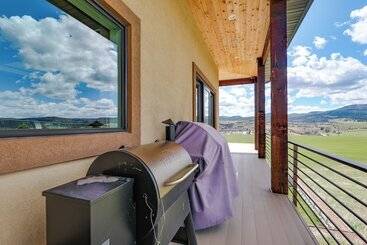 Motorcycle Themed Home In Spearfish W/ Hot Tub!