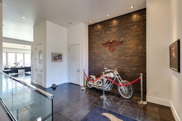 Motorcycle Themed Home In Spearfish W/ Hot Tub!