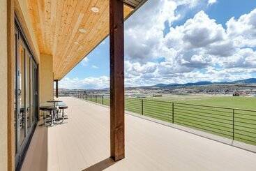 Motorcycle Themed Home In Spearfish W/ Hot Tub!