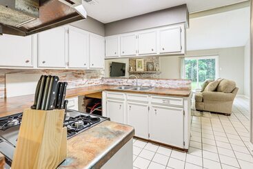 Pearland Home W/ Patio, 21 Mi To Downtown Houston!