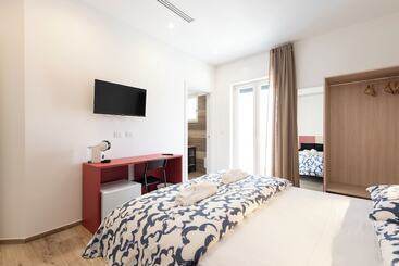 پانسیون La Perla Del Mare Rooms