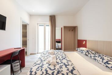 پانسیون La Perla Del Mare Rooms