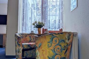 پانسیون Room In Guest Room   2 Room Apartment With Its Own Kitchen And Bathroom