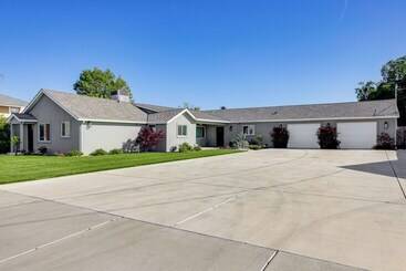 Pet Friendly Hughson Getaway, 9 Mi To Modesto!