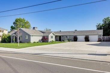 Pet Friendly Hughson Getaway, 9 Mi To Modesto!