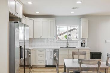 Pet Friendly Hughson Getaway, 9 Mi To Modesto!