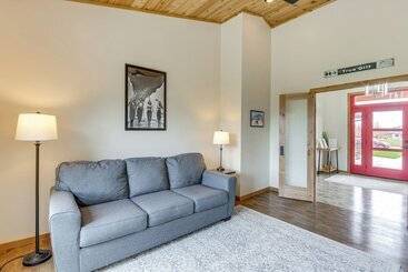 Red Lodge Home W/ Outdoor Kitchen & Fire Table!