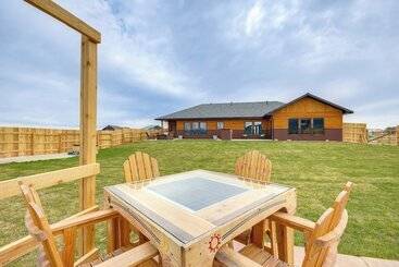 Red Lodge Home W/ Outdoor Kitchen & Fire Table!