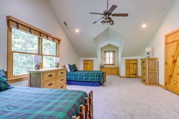 کلبه Rogers Cabin On 17 Acres W/ Wraparound Deck!