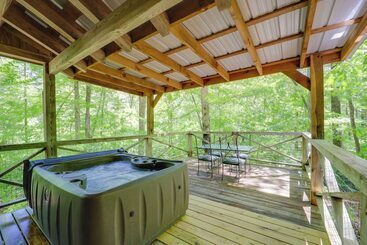 コテージ Hot Tub & On Site Trails: Secluded Marion Cabin