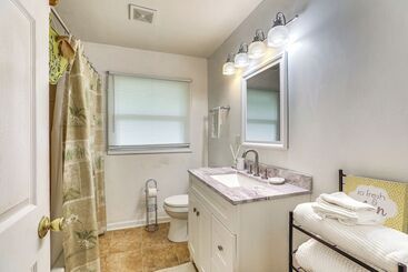 Serene Charleston Home Near Airport: Pets Welcome!