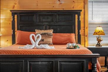 קוטג'' Serene Mountain Retreat By Ghosal Luxury Lodging