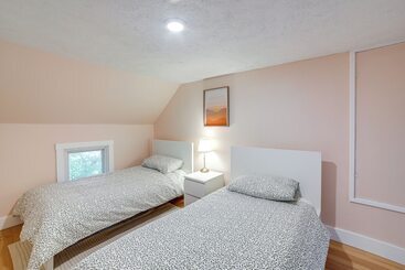 Сельский дом Serene South Haven Retreat W/ Deck: 1 Mi To Dtwn!