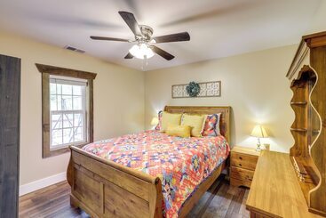 コテージ Hike & Relax: Blue Ridge Mountain Retreat!