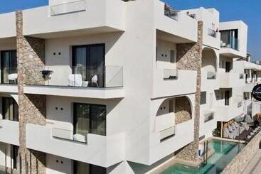 Cabana White Boutique Hotel & Suites