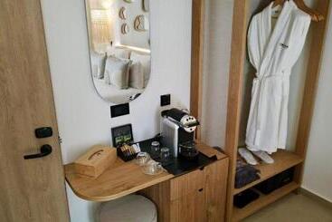 Cabana White Boutique Hotel & Suites