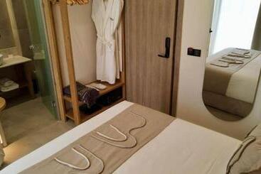 Cabana White Boutique Hotel & Suites