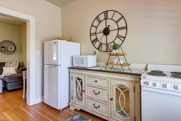 Walk To Courthouse Square: Quiet Home W/ Porch