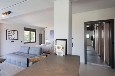 هتل Athens Riviera Suites