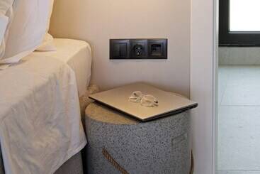 هتل Athens Riviera Suites