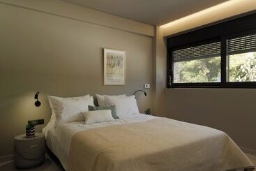 هتل Athens Riviera Suites