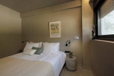 هتل Athens Riviera Suites