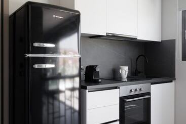 هتل Athens Riviera Suites